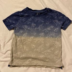Toddler boys 3T blue and gray ombré t shirt dinosaur print